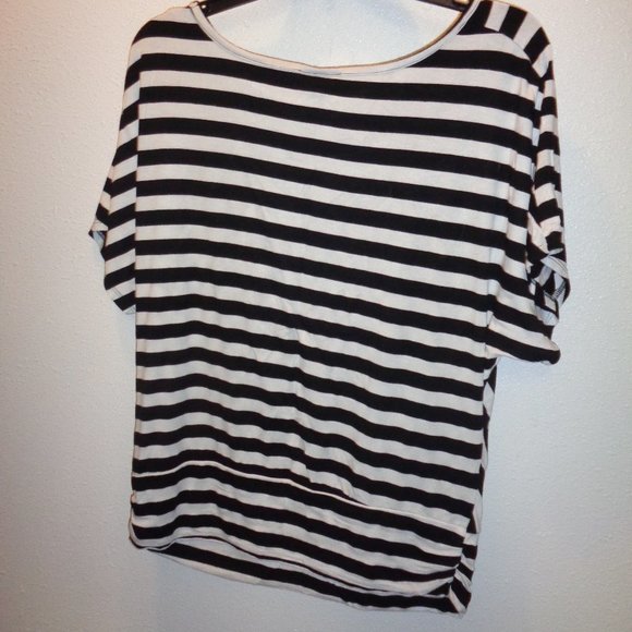 AB Studio Top Size Medium Black & White - Picture 9 of 9